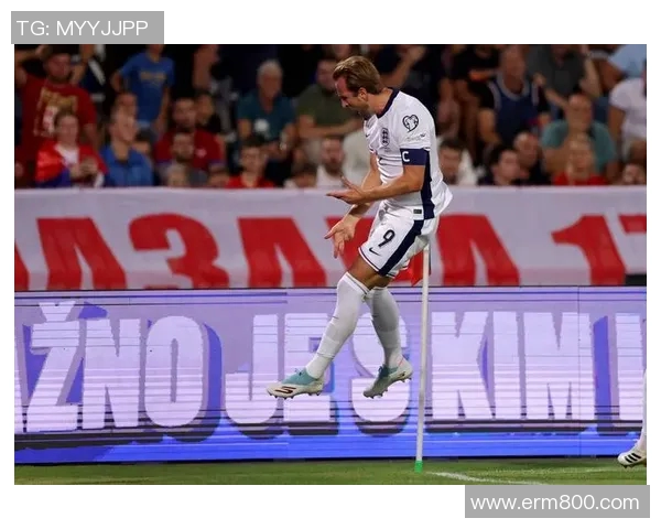 足球明星带球突破瞬间展现技巧与速度的完美结合 足球明星带球突破瞬间展现技巧与速度的完美结合