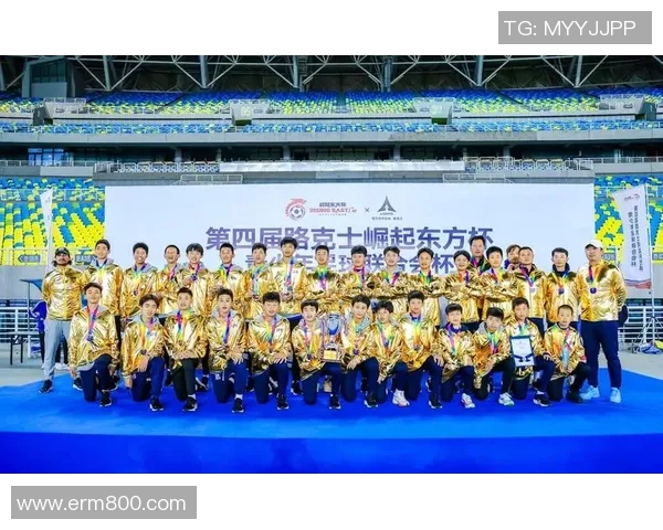 上海足球队在联合会杯积分榜上以100分稳居第一名引领全局